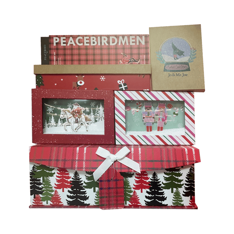 Caixas de presente com tema de Natal