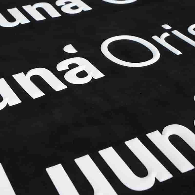 Logotipo gravado em silicone 3D